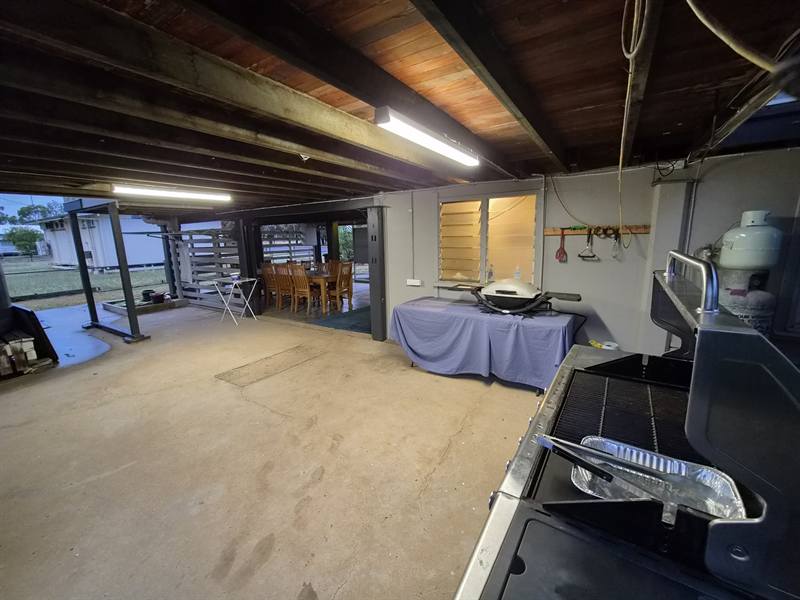 11 Payne Street - under-house entertainment area